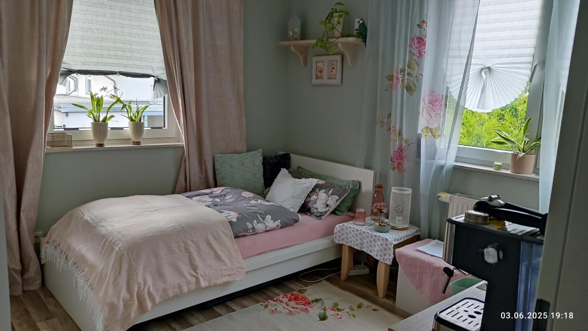 Gemuetliches Einzelzimmer Frisch Renoviert , Late Check In Moeglich Séjour chez l'habitant
